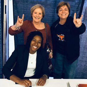 Meet your Posher, Leslie